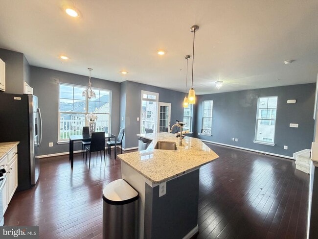 Building Photo - 5914 Krantz Dr