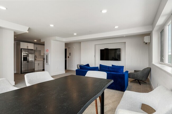 Building Photo - 50 Hichborn St