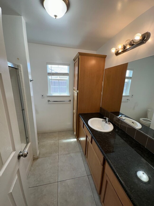 Building Photo - Beautiful Home in Sanger