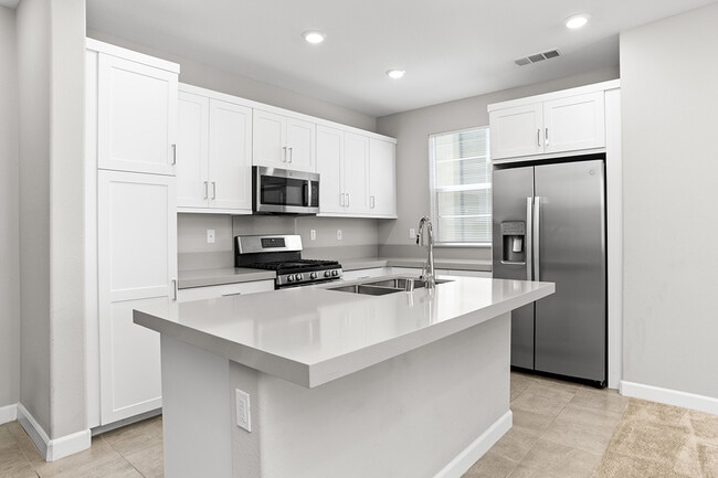 Building Photo - 1219 Sunrise View