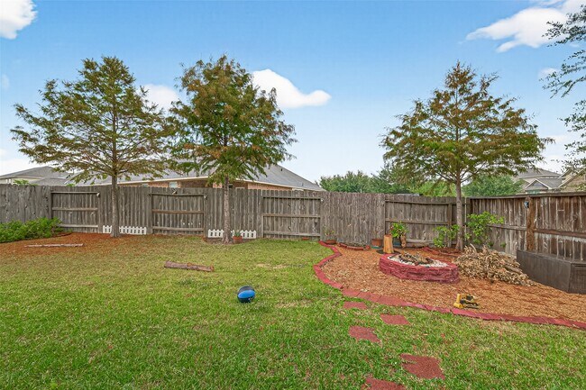 Building Photo - 20702 Sommerset Branch Ct