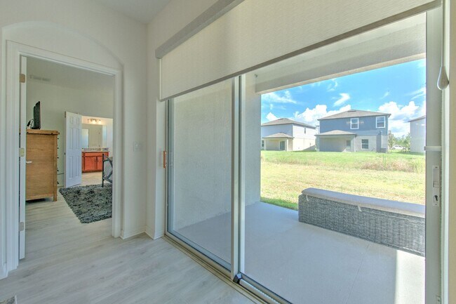 Building Photo - 13329 Sage Holw Ave