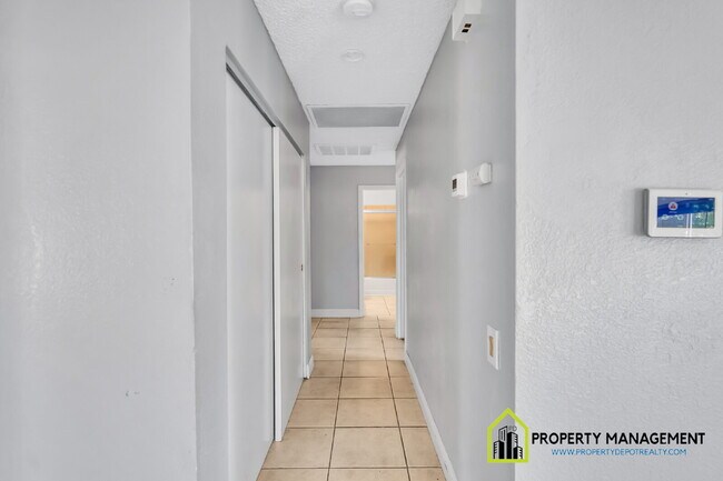 Building Photo - Remodeled 4-Bedroom Retreat with Large Backyard