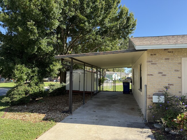 Covered parking, shed, fenced yard - 3 Kingfisher Ln