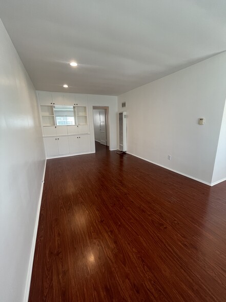 Building Photo - 5534 Kester Ave