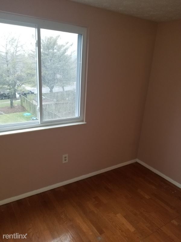 Building Photo - 3 br, 2 bath Townhome - 1445 Farmcrest Way