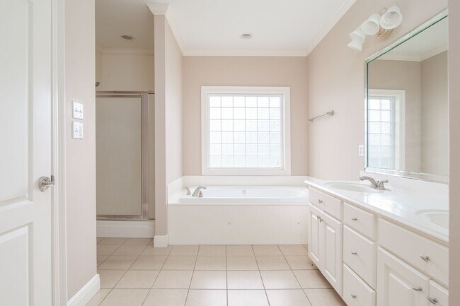 Building Photo - 6102 Coty Dr