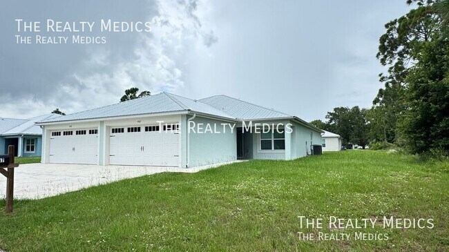 Building Photo - 4167 Hammock Rd