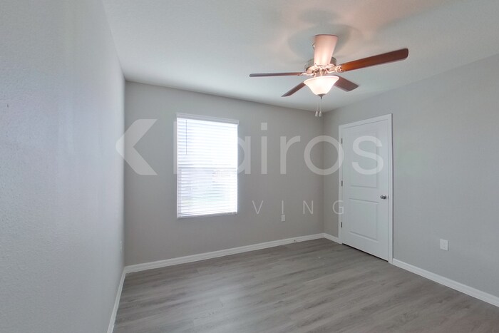 Building Photo - 8584 SW 43rd Ter