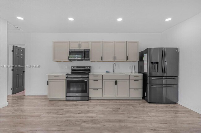 Building Photo - 1200 NW 87th St