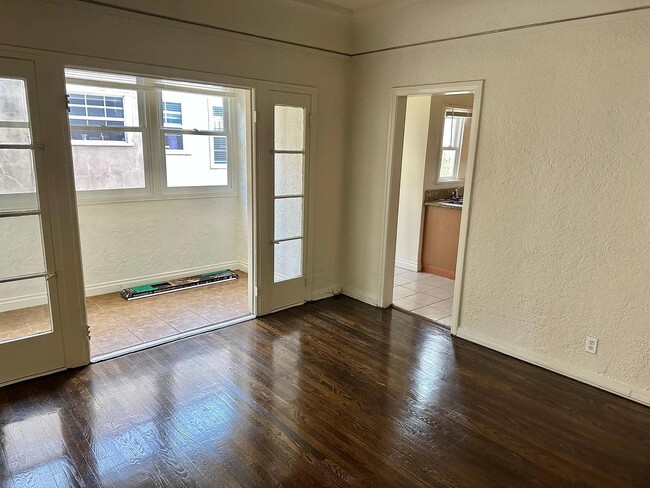 Sunroom off dining room - 630 N Spaulding Ave