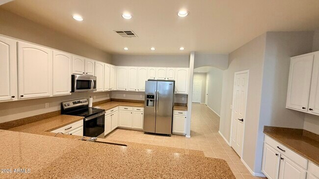 Building Photo - 43460 Caven Dr