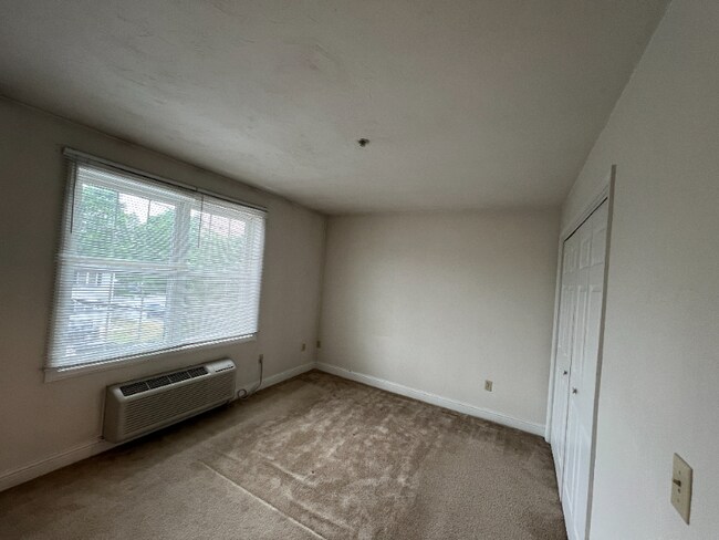 Building Photo - 12 Pratt St