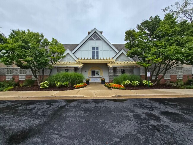 Building Photo - 984 Park Hill Cir