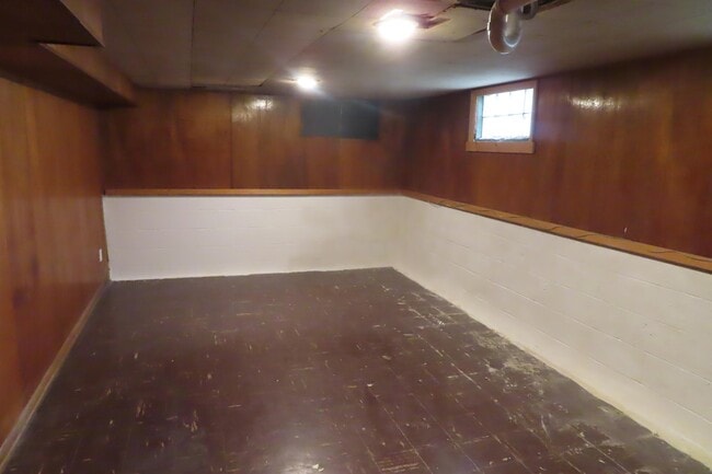 Building Photo - 1121 Fairwood Ave