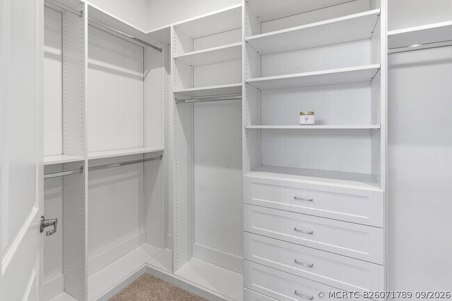 Building Photo - 14131 SW Thorens Dr