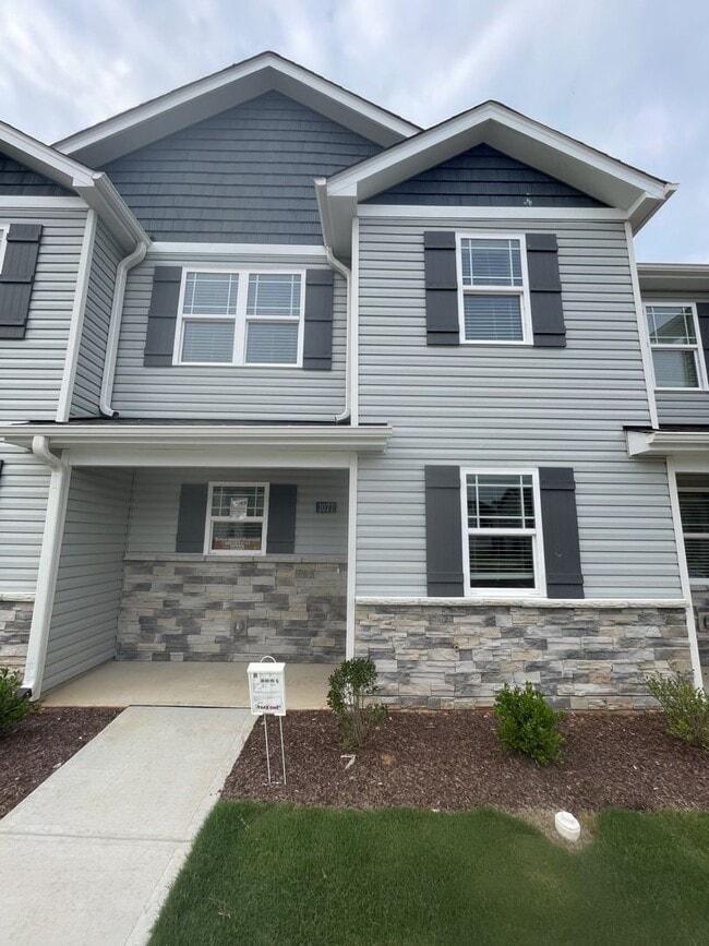 Building Photo - 1077 Peony Ln