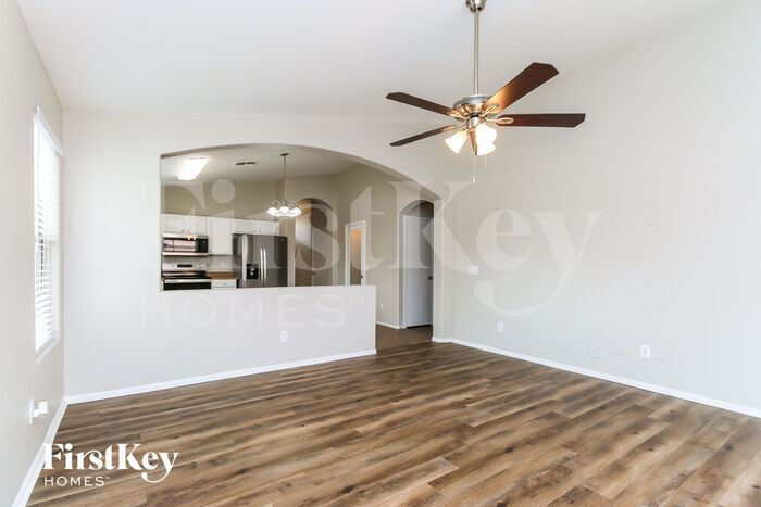 Building Photo - 29271 N Rosewood Dr