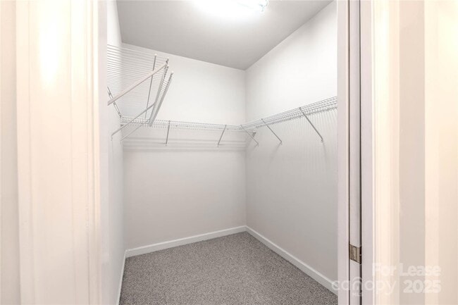 Building Photo - 8189 Windsor Ridge Dr