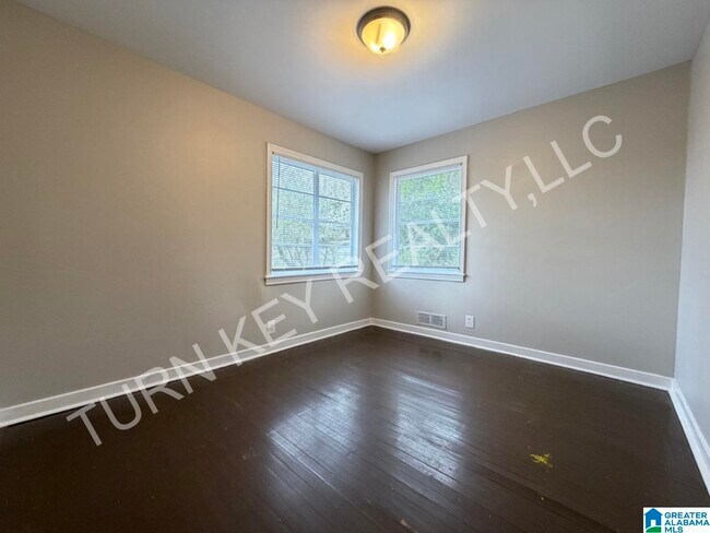 Building Photo - 908 5 Mile Rd