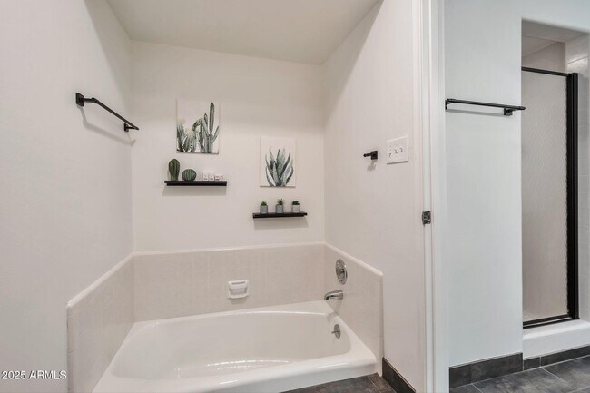 Building Photo - 2115 E Balboa Dr