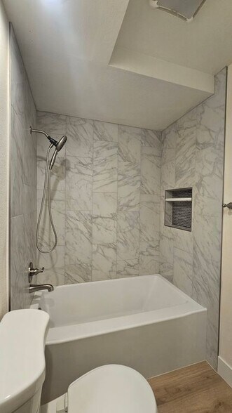 Building Photo - 6853 Shearwaters Dr