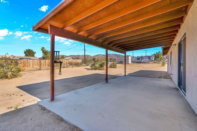 Building Photo - 7121 Quail Spring Ave