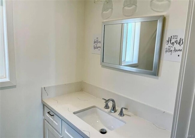 Primary Photo - 8466 Quartz Ave