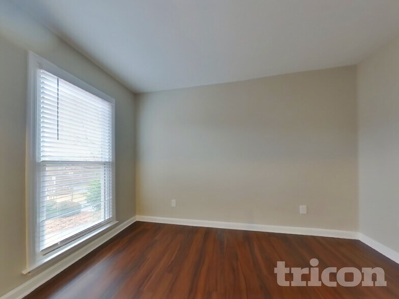 Building Photo - 162 Springwater Trce