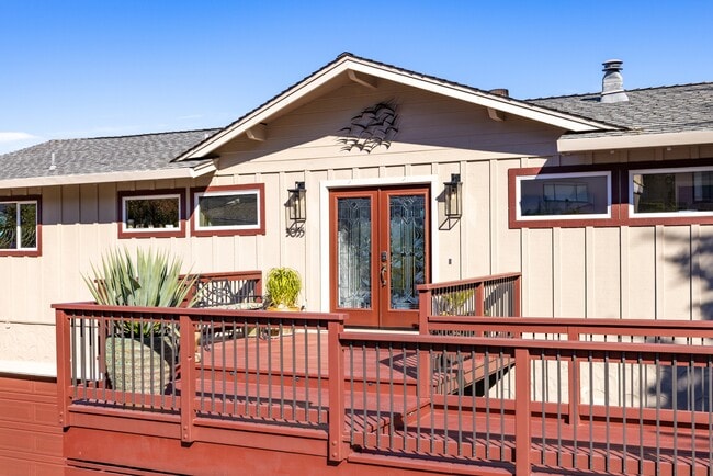 Building Photo - 3035 Ribera Rd