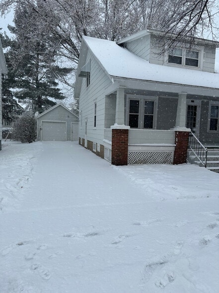 Building Photo - 616 Dekalb St