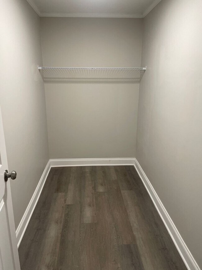 Building Photo - 417 E Twenty-Seventh St