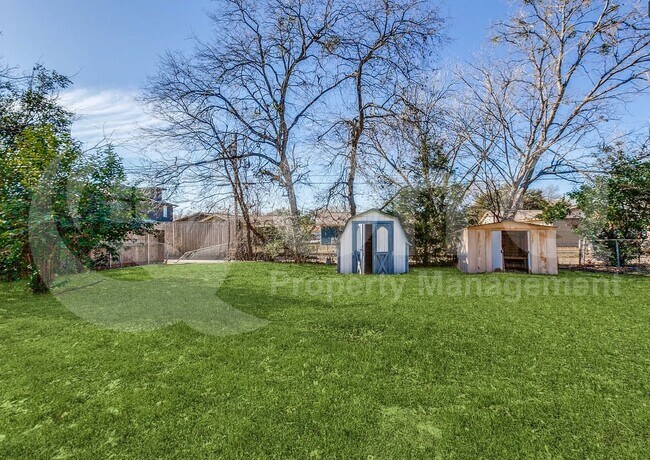 Building Photo - 1207 Crestridge Dr