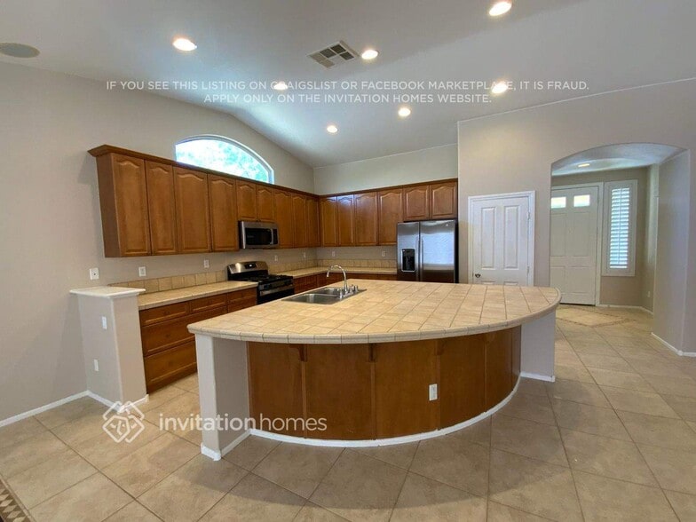 Building Photo - 9336 Thunder Falls Ct