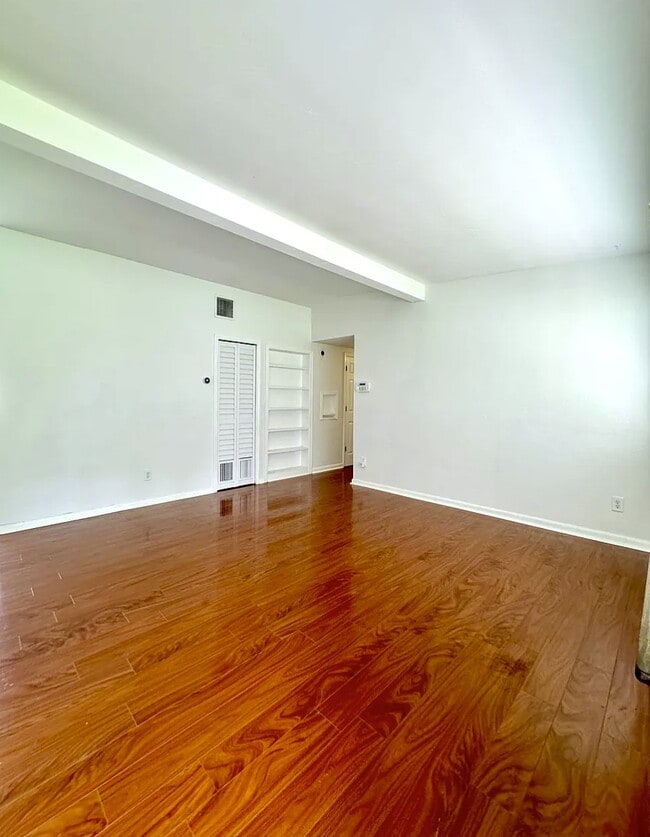 Building Photo - 1515 Sawyerwood Ave