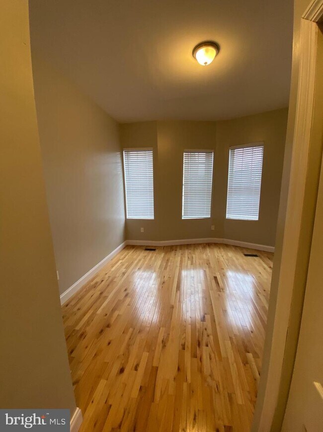 Building Photo - 2202 Greenmount Ave