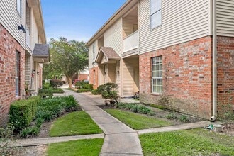 Building Photo - 900 Dean Lee Dr
