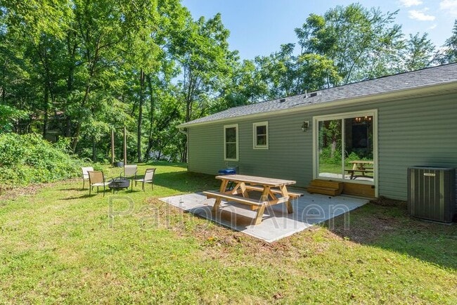 Building Photo - 63 Ben Lippen Rd