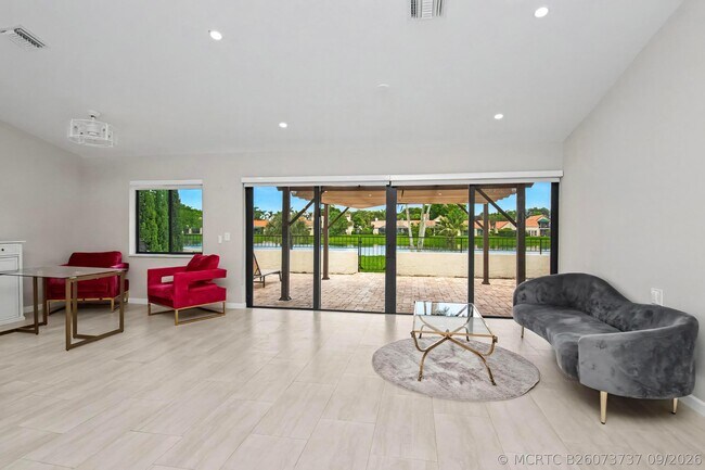 Building Photo - 21460 Laguna Dr