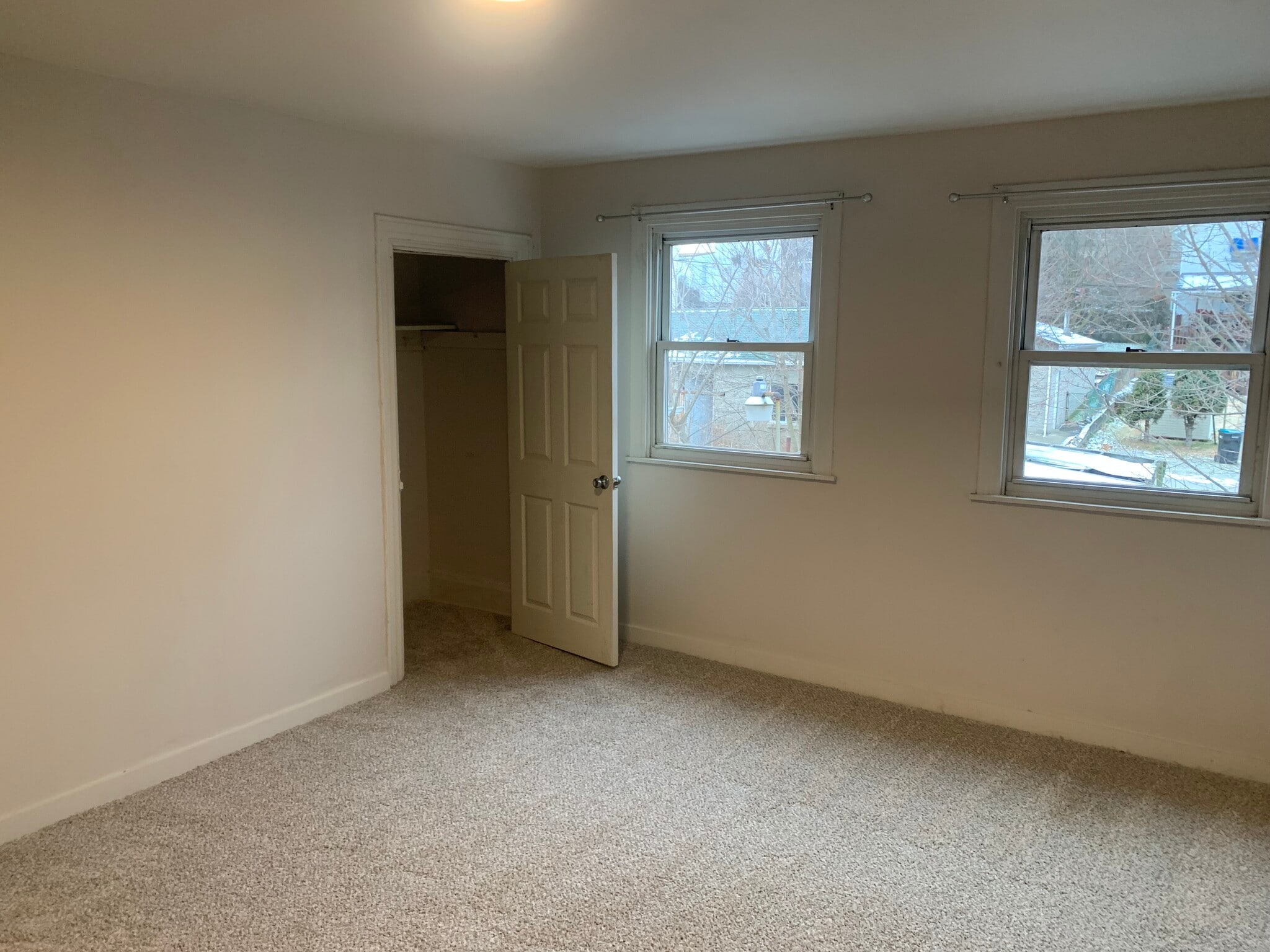 Building Photo - 318 W 8th Ave