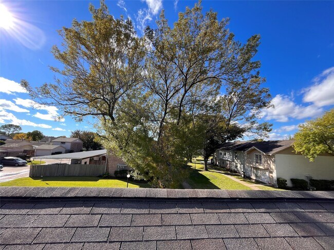 Building Photo - 12829 High Star Dr