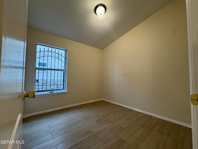 Building Photo - 13098 Oscar Chacon