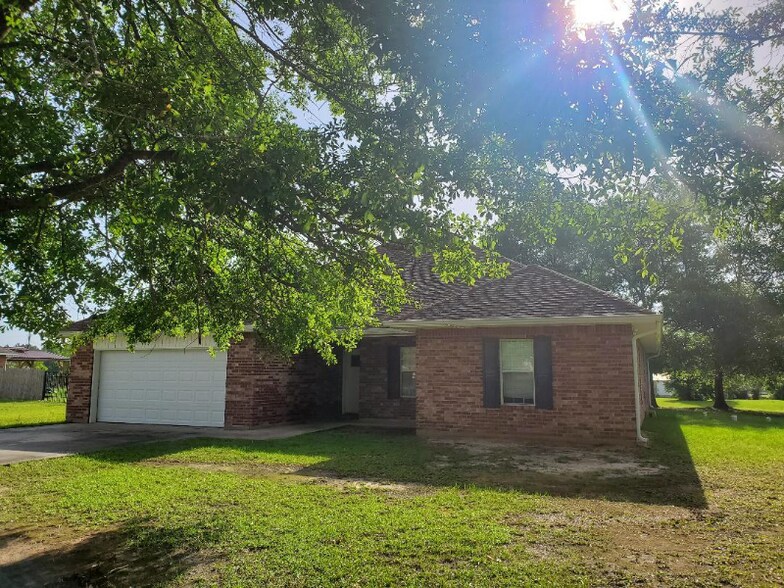 Primary Photo - 183 Melody Ln