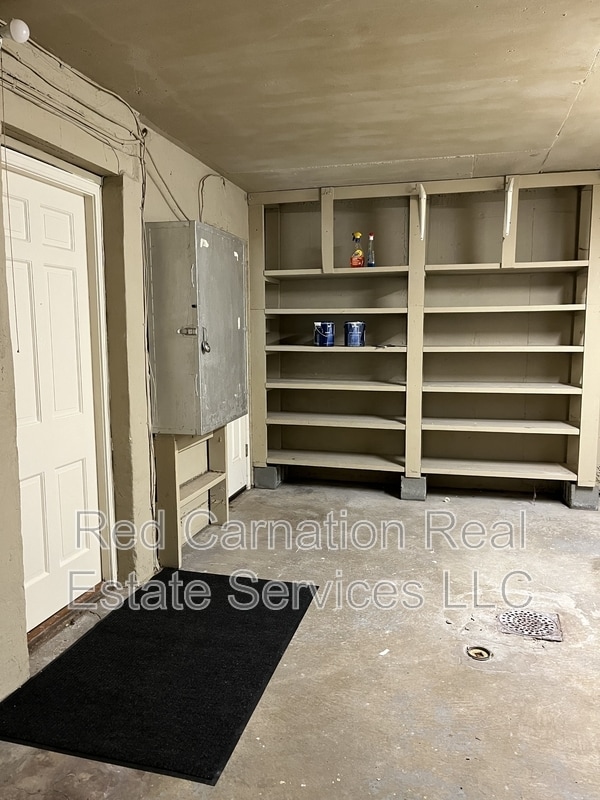 Building Photo - 1434 Antoinette Ave