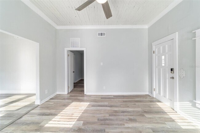 Building Photo - 20837 Walnut St