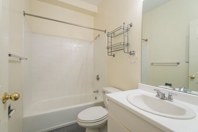 Building Photo - 97 Broadway