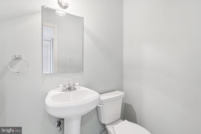 Building Photo - 214 James Thurber Ct