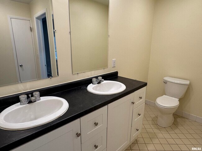 Building Photo - 3319 N Marquette St