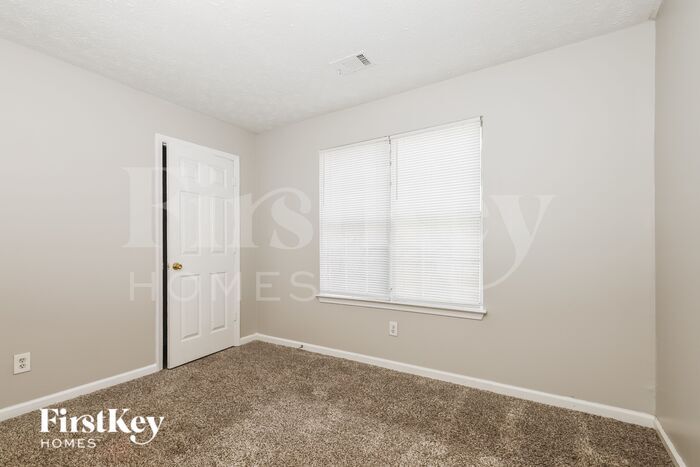 Building Photo - 7910 W Shore Cir