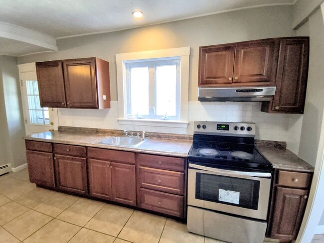 Building Photo - *****Cranston/Eden Park – Four Bed Duplex - $3,295*****